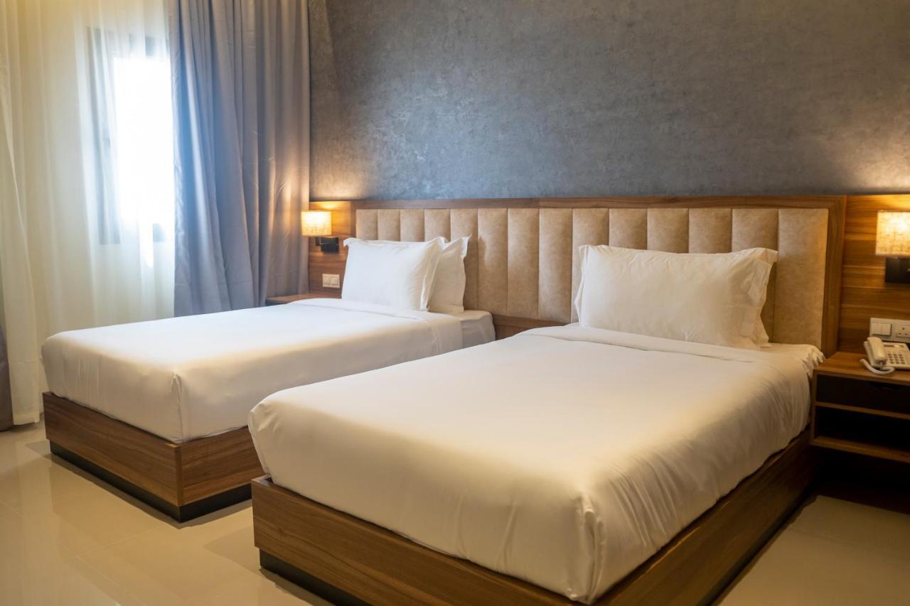 The Plaza Hotel & Resort Salalah Exterior photo