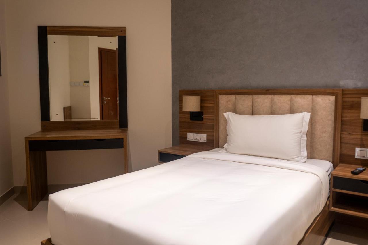 The Plaza Hotel & Resort Salalah Exterior photo