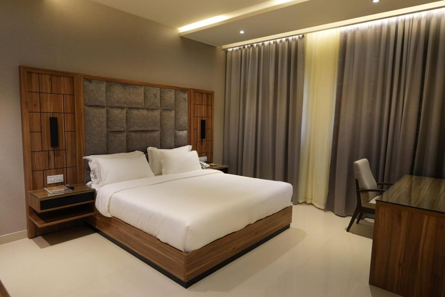 The Plaza Hotel & Resort Salalah Exterior photo