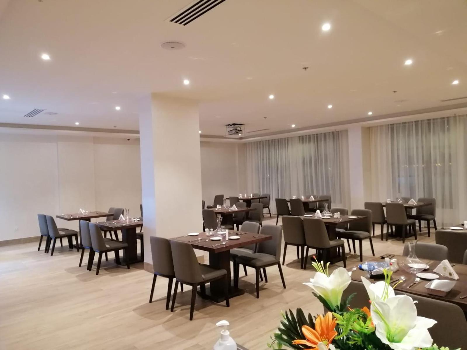 The Plaza Hotel & Resort Salalah Exterior photo